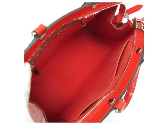 Borsa Louis Vuitton Epi Blair MM in Rosso Coquelicot - vista 3