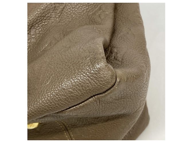 Borsa a Spalla Artsy MM in Monogram Empreinte di Louis Vuitton - vista 7
