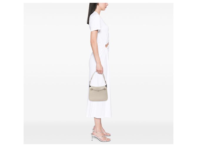 Borsa a spalla Gucci bianca in pelle di vitello piccola con morsetto sottile. - vista 7