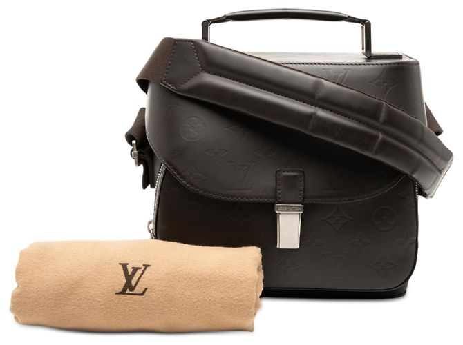 Louis Vuitton Marrón Monograma Glacé Charly Castaño Marrón oscuro - vista 8