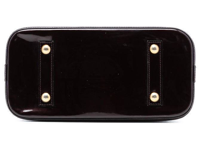 Louis Vuitton Alma PM in Vernis Monogram Viola Porpora - vista 3