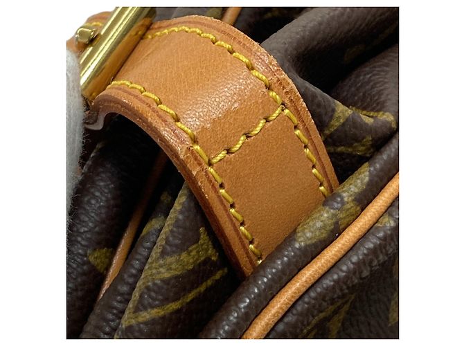 Borsa a Spalla Saumur 35 Louis Vuitton Marrone Monogramma - vista 18