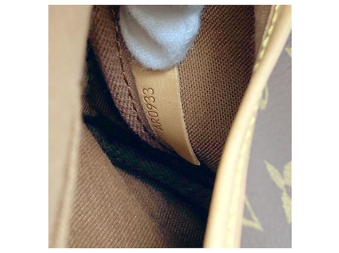 Borsa a Spalla Saumur 35 Louis Vuitton Marrone Monogramma - vista 8