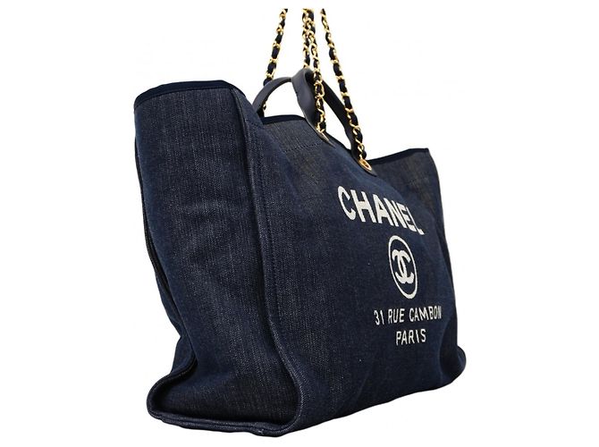 Borsa a spalla Chanel Deauville con catena Blu navy - vista 2