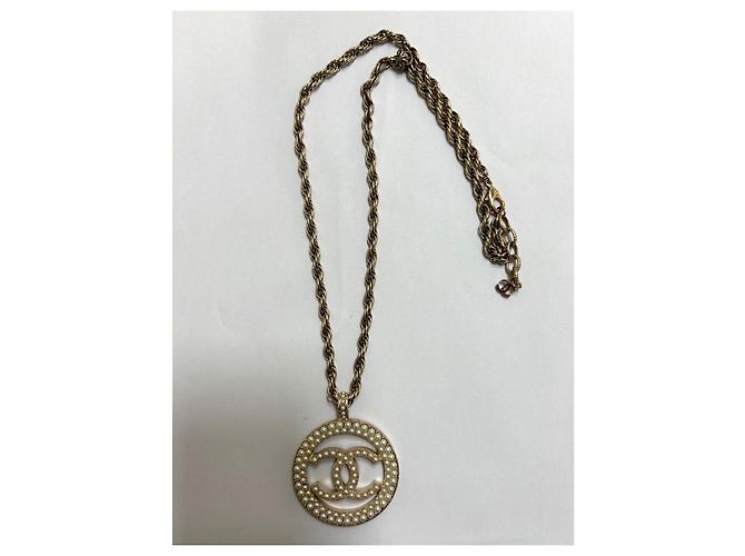 Coco Crush Collana Chanel oro metallo perle D'oro - vista 4