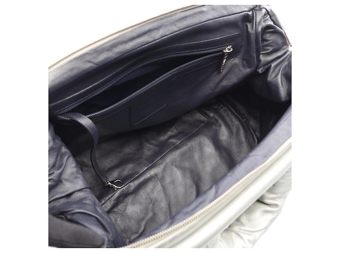 Borsa Chanel Coco Cocoon in pelle argentata Argento - vista 3