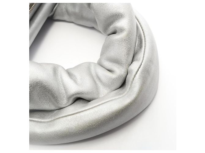 Borsa Chanel Coco Cocoon in pelle argentata Argento - vista 8