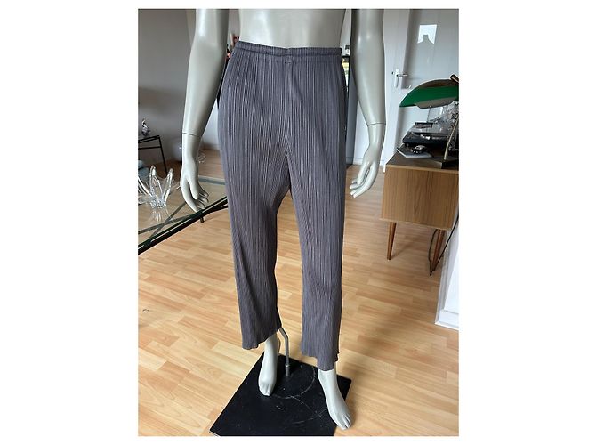 Issey Miyake Pleats Please Gerade Plissierte Hose Grau - Ansicht 2