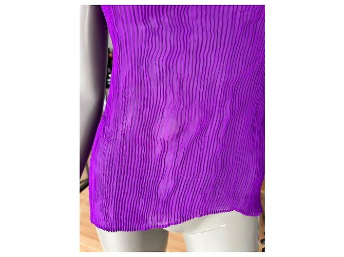 Top sem mangas Issey Miyake em malha plissada roxo - vista 11