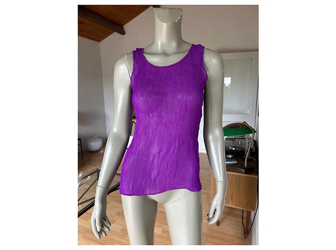 Top sem mangas Issey Miyake em malha plissada roxo - vista 2