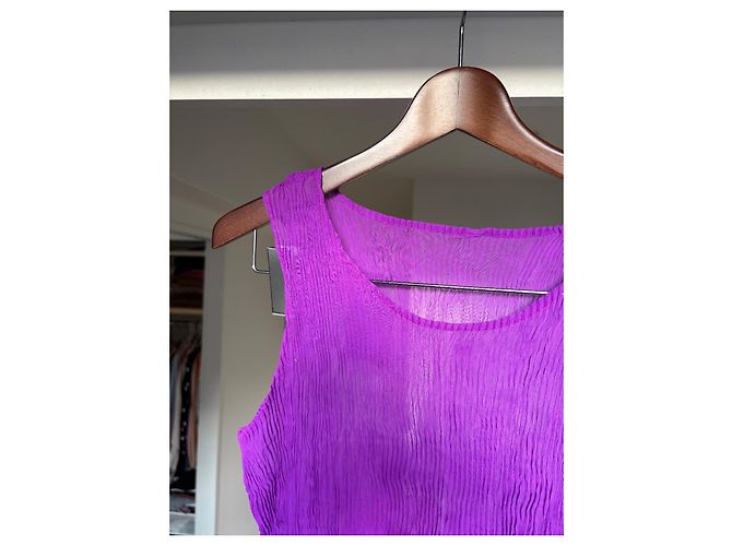 Top sem mangas Issey Miyake em malha plissada roxo - vista 3