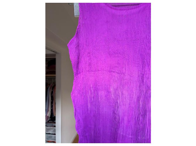 Top sem mangas Issey Miyake em malha plissada roxo - vista 6
