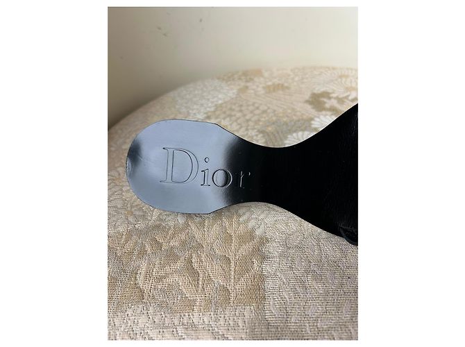 Christian Dior Mules com Fivela e Cadeado em Couro Preto - vista 6