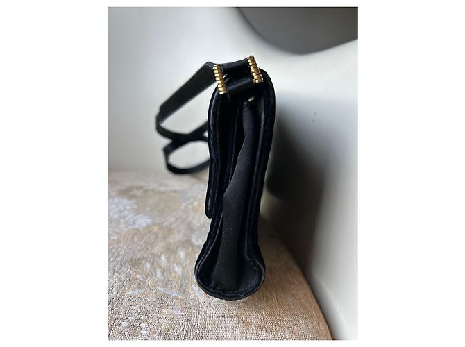 Gucci Schultertasche aus schwarzem Samt G Interlock - Ansicht 6