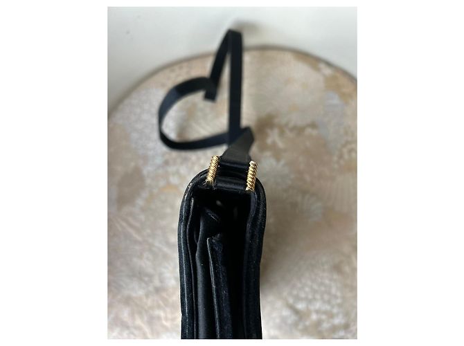 Gucci Schultertasche aus schwarzem Samt G Interlock - Ansicht 7