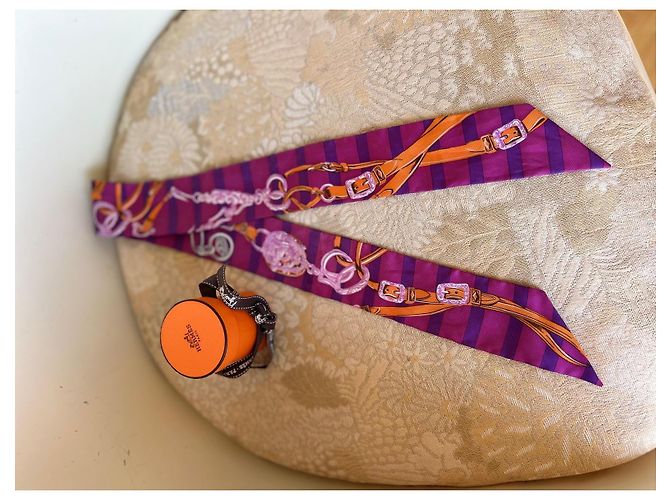 Twilly Hermès Brides de Gala Bayadère in seta viola Porpora - vista 3