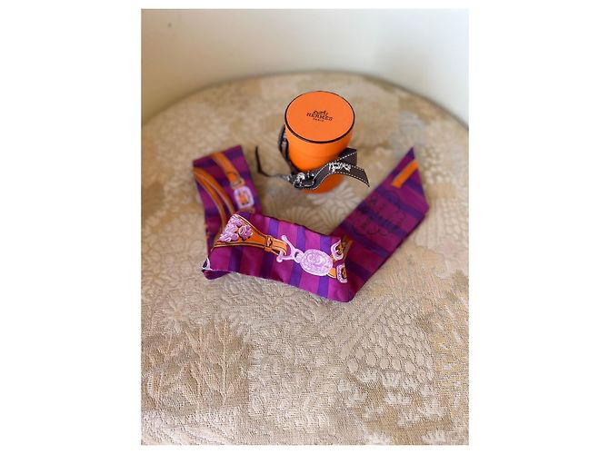 Twilly Hermès Brides de Gala Bayadère in seta viola Porpora - vista 4