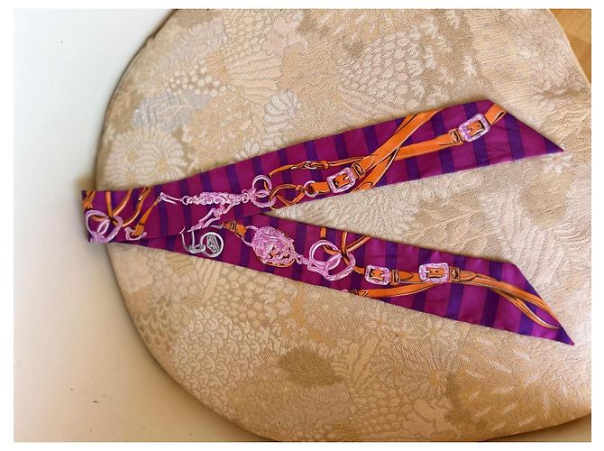 Twilly Hermès Brides de Gala Bayadère in seta viola Porpora - vista 5