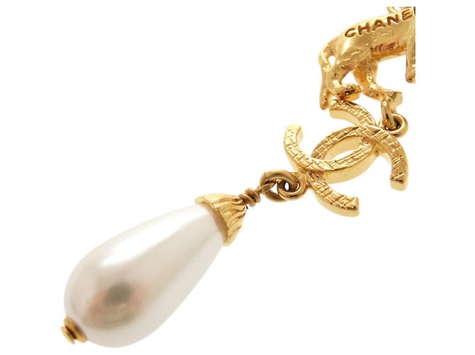 Collana in metallo con perle finte dorate e leone Coco Mark di Chanel D'oro - vista 6