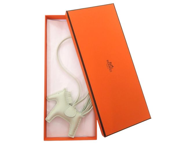 Portachiavi Rodeo PM in pelle di agnello di Hermès - vista 2