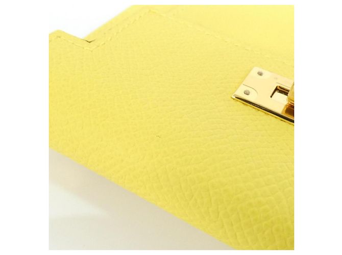 Billetera compacta Kelly de Hermès Amarillo - vista 3