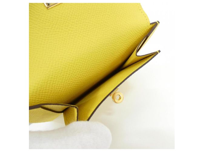 Billetera compacta Kelly de Hermès Amarillo - vista 4