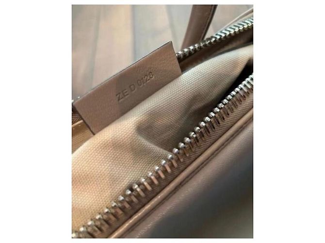 Borsa Antigona in pelle taupe di Givenchy - vista 4