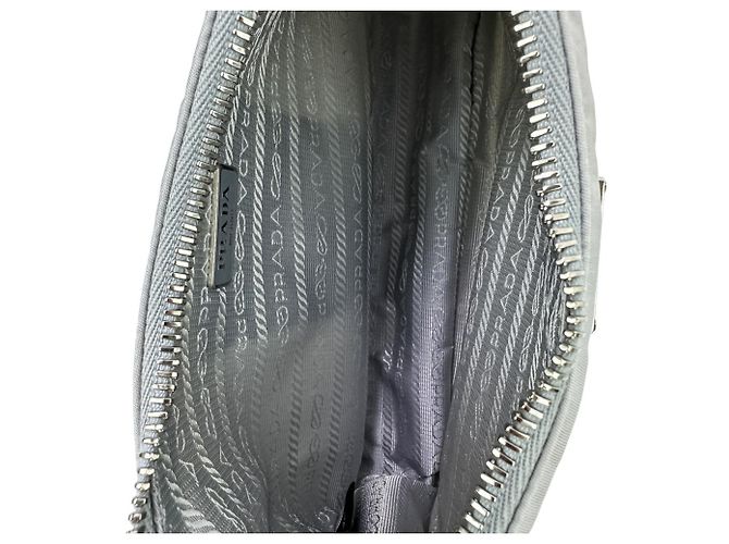 Borsa a Spalla Prada Re-Nylon Re-Edition 2005 Blu chiaro - vista 8