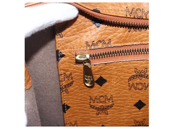 Borsa tote MCM Logogram Vicetos in PVC marrone e oro Auth gh1847 D'oro - vista 21