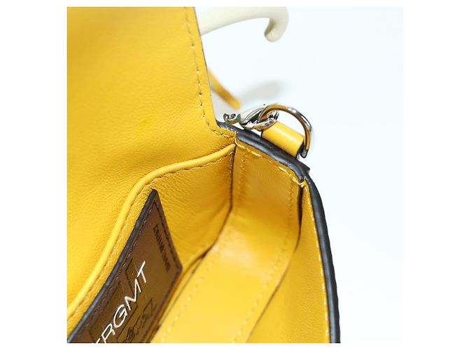 Borsa a secchiello Nano Drago in pelle FENDI x FRGMT x POKMON Gialla Auth 166961SM Argento Giallo - vista 27