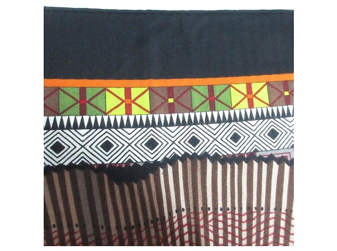 Xale gigante Cent Plis des Miao da Hermès Preto Vermelho - vista 18