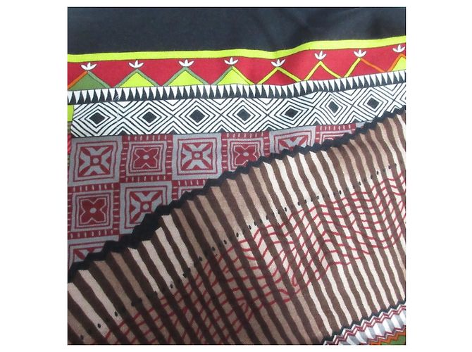 Xale gigante Cent Plis des Miao da Hermès Preto Vermelho - vista 21