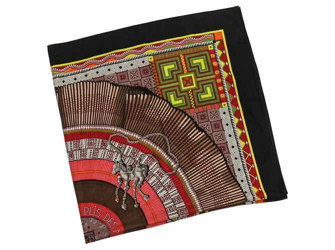 Xale gigante Cent Plis des Miao da Hermès Preto Vermelho - vista 3