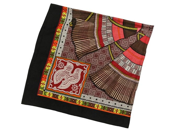 Xale gigante Cent Plis des Miao da Hermès Preto Vermelho - vista 4