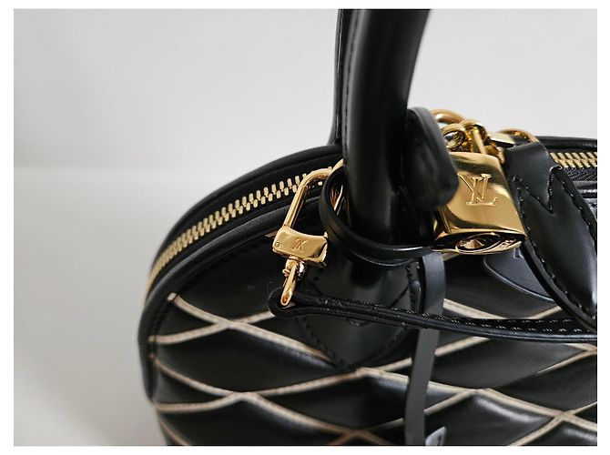 Louis Vuitton Alma BB in pelle malletage nera Nero - vista 15