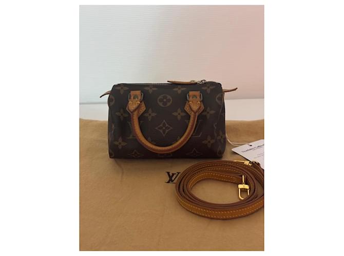 Louis Vuitton Speedy Nano Marrone - vista 3