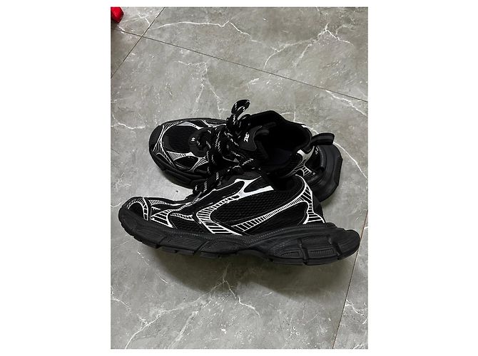 Sneakers Triple S Balenciaga Nero Bianco - vista 3
