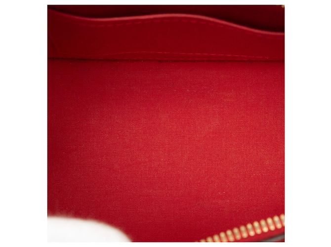 Louis Vuitton Alma BB in Vernis Monogram Rosso - vista 4