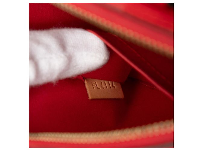 Louis Vuitton Alma BB in Vernis Monogram Rosso - vista 6