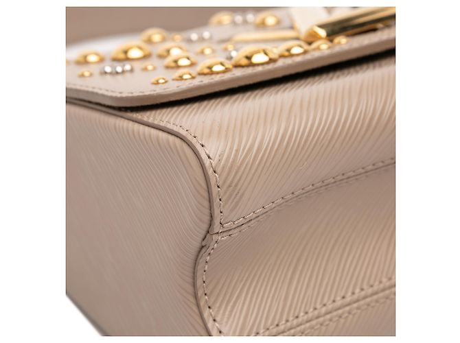 Louis Vuitton Sol Twist MM in Epi Marrone Studded Carne - vista 8