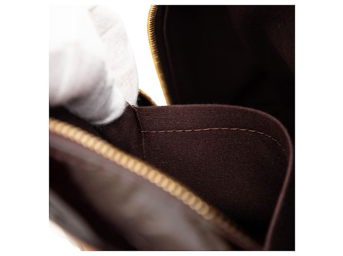 Louis Vuitton Sac Summit Drive en Vernis Monogram Violet - vue 6