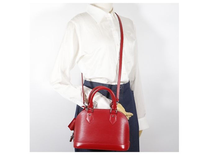 Borsa Alma BB Louis Vuitton Rosso - vista 18