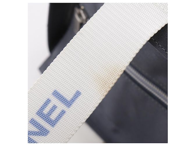 Chanel Sporttasche aus grauem Nylon Braun - Ansicht 10