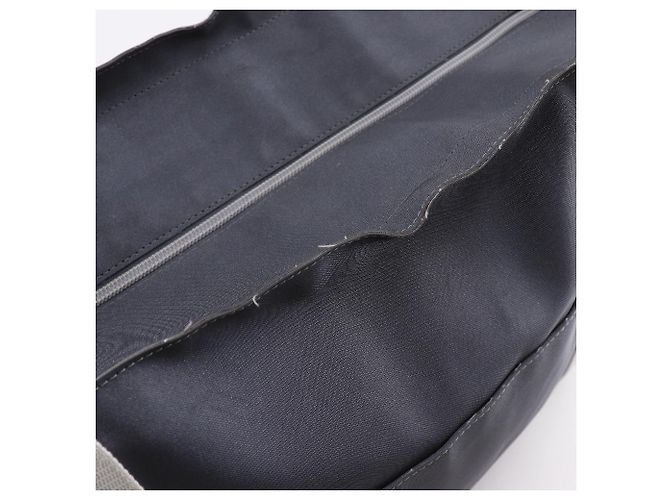 Chanel Sporttasche aus grauem Nylon Braun - Ansicht 8