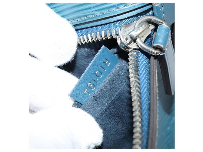Clutch Neo Hoche in pelle Epi Louis Vuitton Blu - vista 7