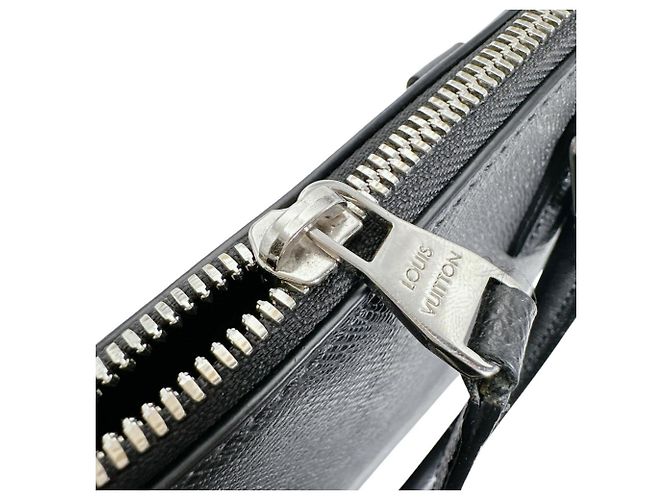 Borsa a spalla Taiga Louis Vuitton Nero Grigio - vista 14