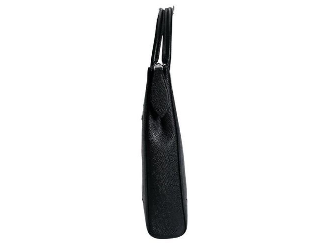 Borsa a spalla Taiga Louis Vuitton Nero Grigio - vista 4