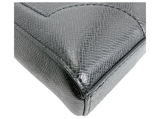 Borsa a spalla Taiga Louis Vuitton Nero Grigio - vista 9