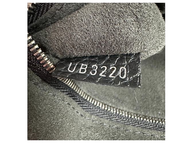 Borsa Armand MM Noir Louis Vuitton Nero - vista 18