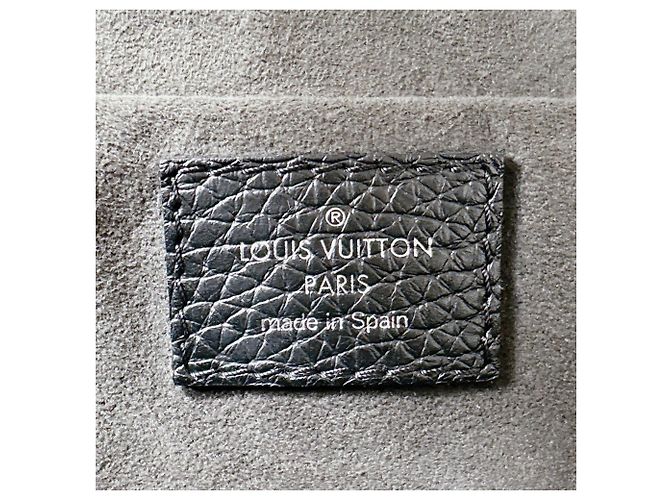 Borsa Armand MM Noir Louis Vuitton Nero - vista 19